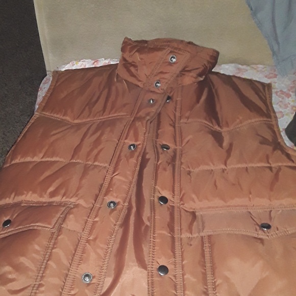 VEST - Picture 3 of 3